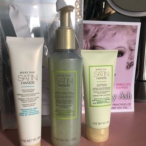 White tea and citrus satin hands